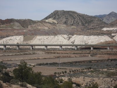 La concesión administrativa no es una técnica de intervención (foto: infraestructura ferroviaria en Novelda).